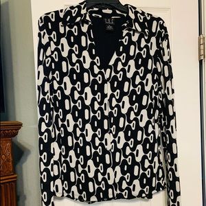 Womens XL button down blouse.  Very flattering.